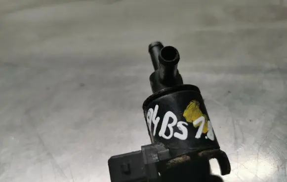 Audi A4 S4 B5 8D Turbo solenoid valve