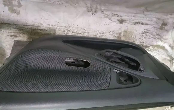 Toyota Yaris Front door card panel trim