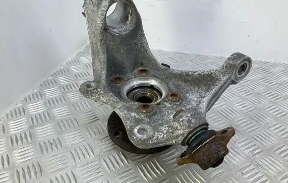Audi TT TTS Mk2 Front wheel hub 8J0407258D 8J0366R