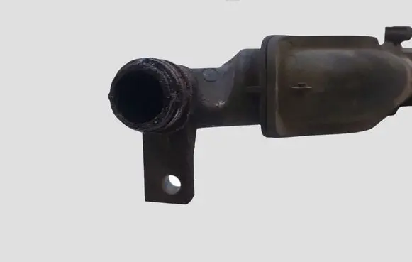 Volvo V50 Oil fill pipe