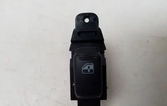 Hyundai Santa Fe Electric window control switch 621W02280