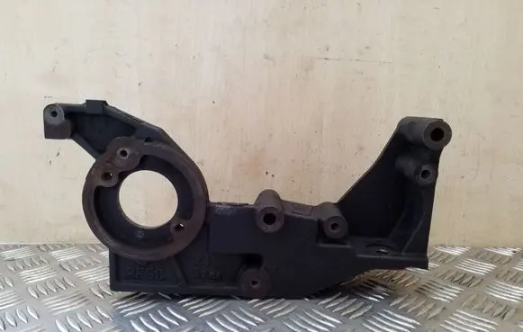 Mazda 6 Fuel pump bracket 