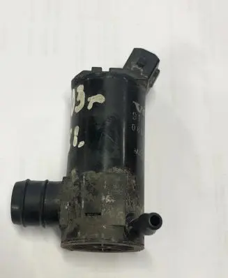 Volvo V70 Windscreen/windshield washer pump 9169611