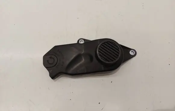 Volkswagen Golf VII Other engine bay part 06L109121B
