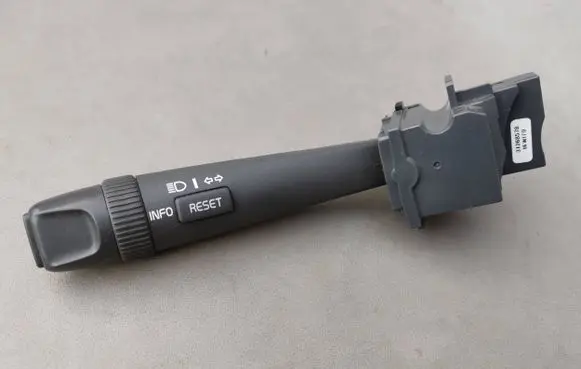 Volvo V70 Indicator stalk 31268578