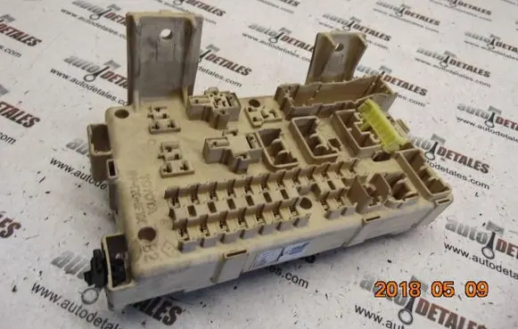 Toyota Avensis T250 Fuse module 8264105030A