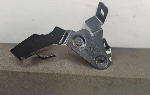 Dacia Sandero III Other engine bay part 242397989R 02088
