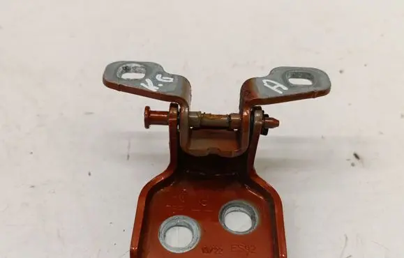 Dacia Duster II Rear door lower hinge