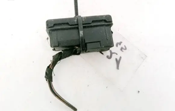 BMW 5 E39 Hazard light switch 8350947