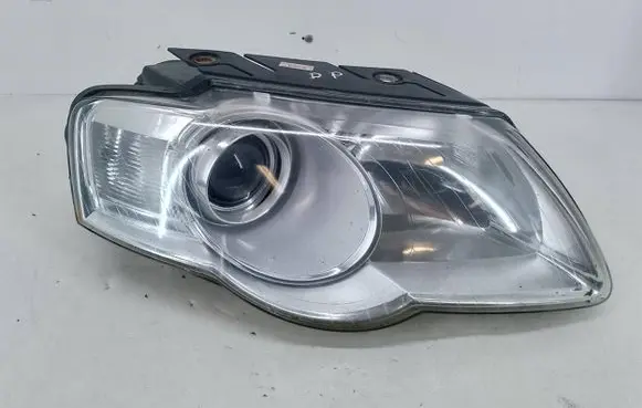 Volkswagen PASSAT B6 Headlight/headlamp