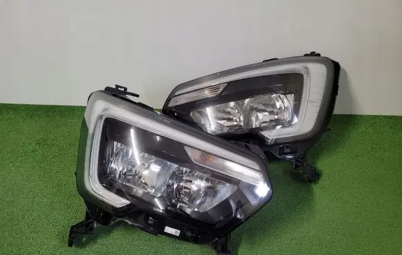 Renault Master III Headlights/headlamps set 260607867R