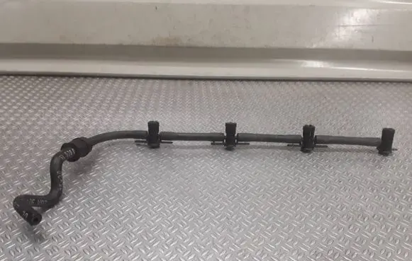 Volkswagen PASSAT B6 Fuel return line/hose 