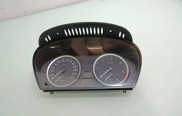 Speedometer (instrument cluster)