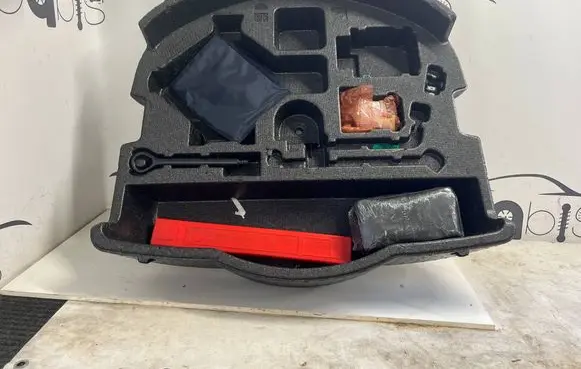 Toyota RAV 4 (XA50) Tool box 6499342011