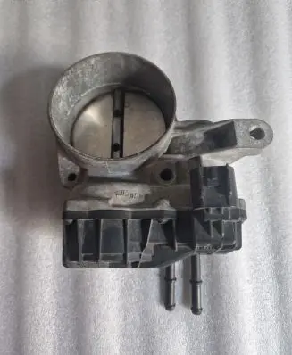 Hyundai Genesis Throttle valve 351003C500