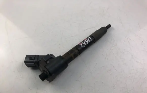 Volvo V60 Fuel injector 31405404