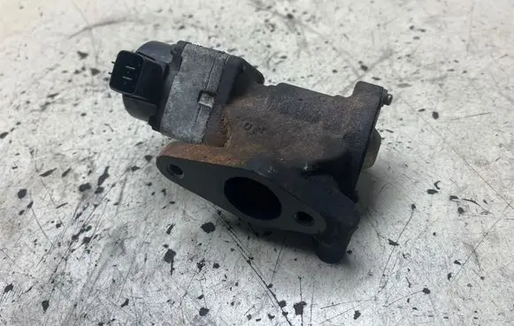 Nissan X-Trail T30 EGR valve 