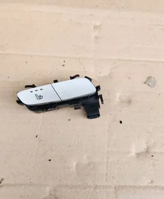 Mercedes-Benz C W205 Seat heating switch 2139057302