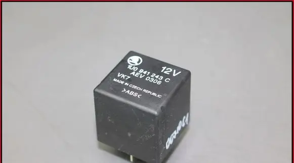 Skoda Octavia Mk1 (1U) Interior lighting relay 1U0941243C