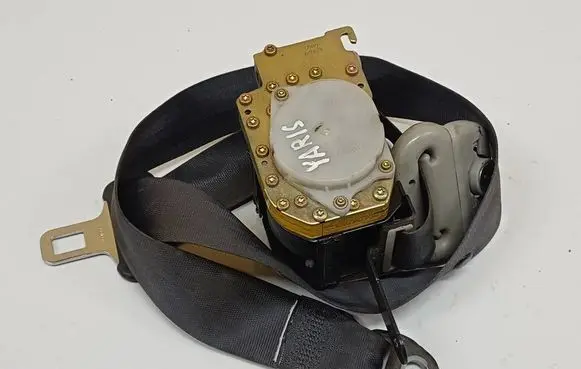 Toyota Yaris Front seatbelt C8027