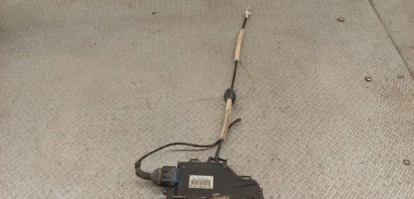 Volkswagen Touareg I Front door lock 3D1837015