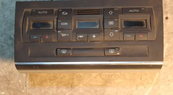 Audi A4 S4 B6 8E 8H Climate control unit 8E0820043