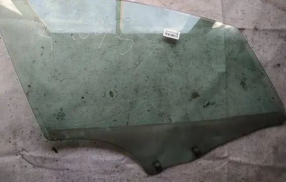 Peugeot 407 Front door window glass four-door as2