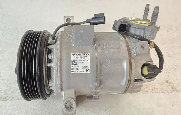 Volvo XC40 Air conditioning (A/C) compressor (pump) 31449067