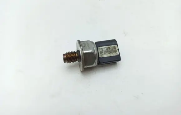 Mercedes-Benz E W212 Fuel pressure sensor 9307Z521A 55PP2201 0832959973