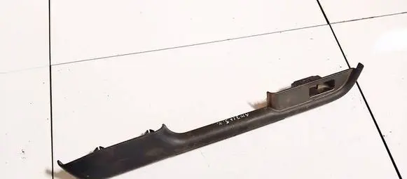 Nissan X-Trail T30 Front door window switch trim 829498h300x