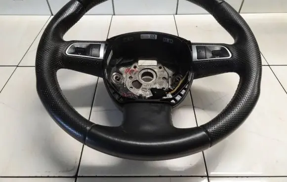 Audi A5 8T 8F Steering wheel