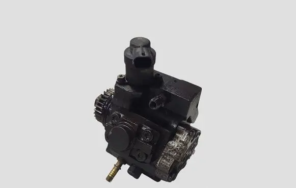 Nissan X-Trail T31 Fuel injection high pressure pump H8200690744 0445010223 9150288