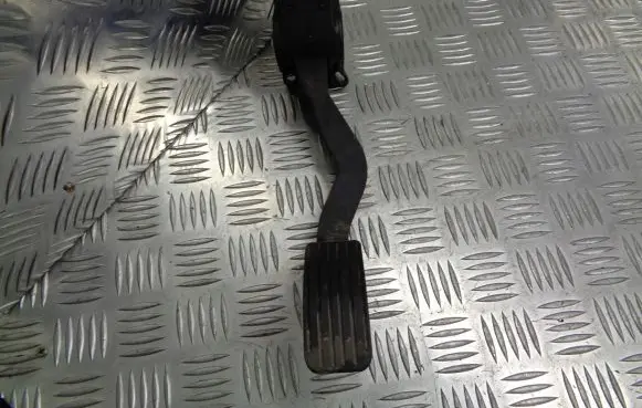 Citroen C4 I Accelerator throttle pedal 9680565880