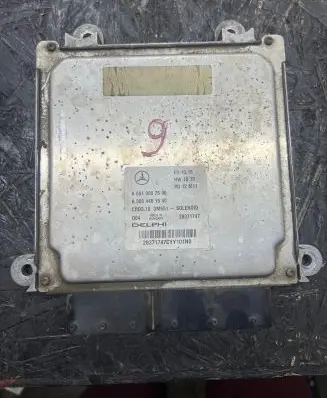Mercedes-Benz C W204 Engine control unit/module A6519007500 28371747 A0064461540