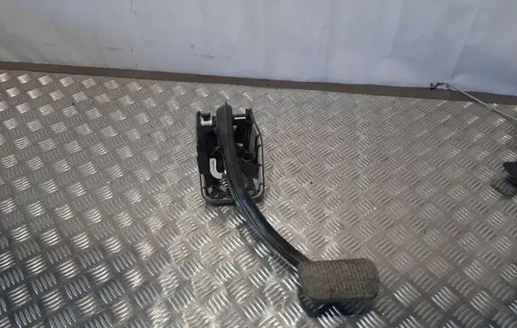 Mercedes-Benz GL X166 Brake pedal A1662920007 A1662900001