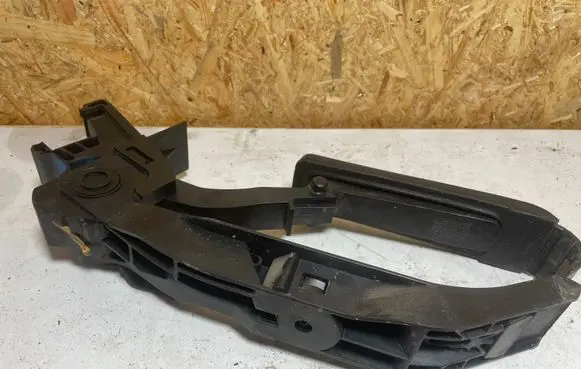 Mercedes-Benz E W211 Accelerator throttle pedal A2113000404 2113000404