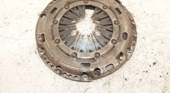 Volkswagen Golf VI Pressure plate 03L141025K