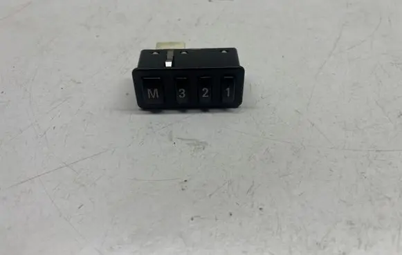 BMW 5 E39 Seat control switch 8352160