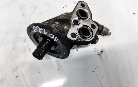 Toyota Avensis T250 Oil filter mounting bracket 