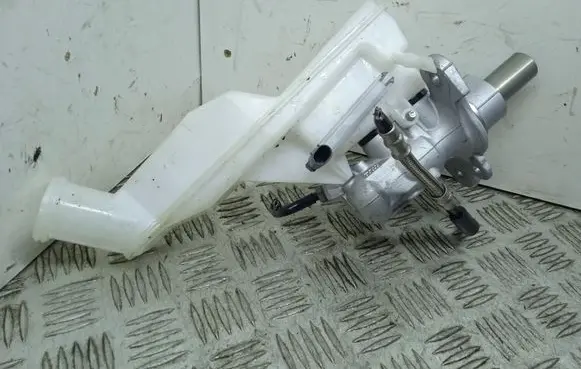 Mercedes-Benz GLA W156 Master brake cylinder A2464300302