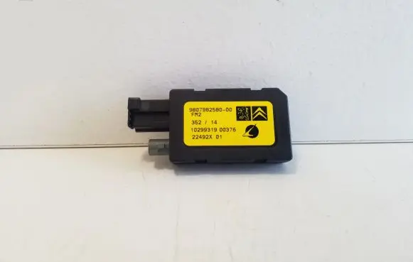 Citroen C4 Grand Picasso Aerial antenna amplifier 9807982580