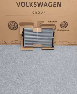 Volkswagen Tiguan Coolant radiator 5Q0121251EP 5Q0121251ET 5Q0121251FN