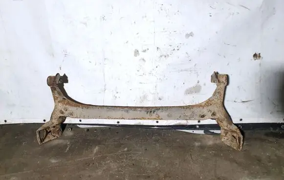 Toyota Corolla Verso AR10 Rear axle beam 