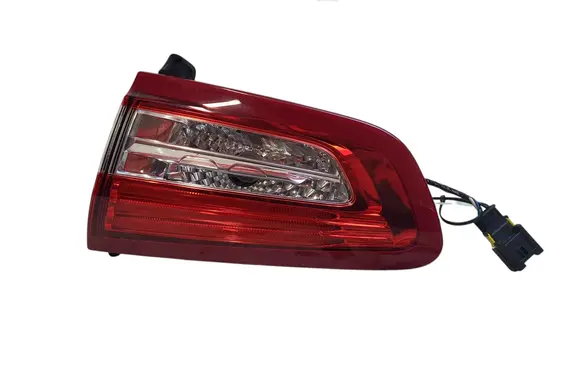 Tailgate rear/tail lights