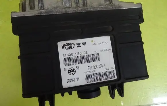 Volkswagen Golf III Engine control unit/module 032906030K 61600.256.08