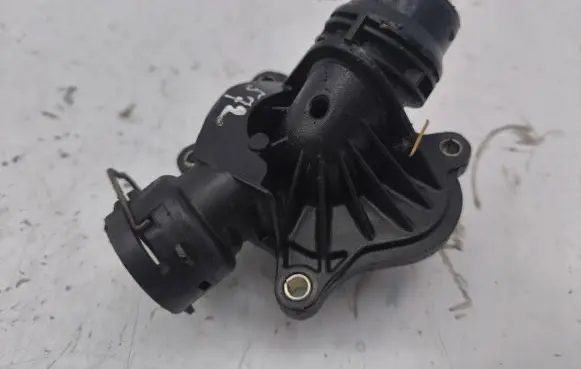 BMW 5 E60 E61 Thermostat 