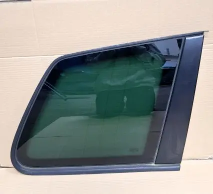 Volkswagen Touareg I Rear side window 43R00069 E643R00069 E000190