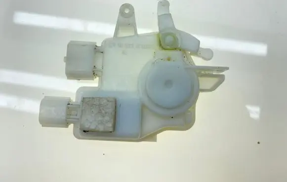 Subaru Legacy Central locking motor 61100AG00A 61100AG 61100AG000
