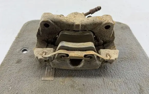 Volkswagen Transporter - Caravelle T5 Front brake caliper 7E0105A