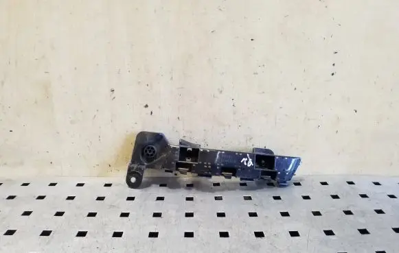 Honda CR-V Front bumper mounting bracket 71198T0A
